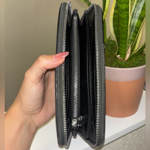 Prada Saffiano Black Leather Full Zip Long Wallet Unisex - Picture 9 of 10